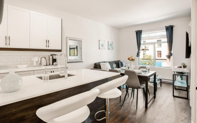 M11 Upscale 1BR Sofabed in Heart Plateau Mile-end