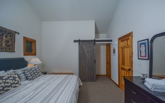 All Decked Out 4 Bedroom House