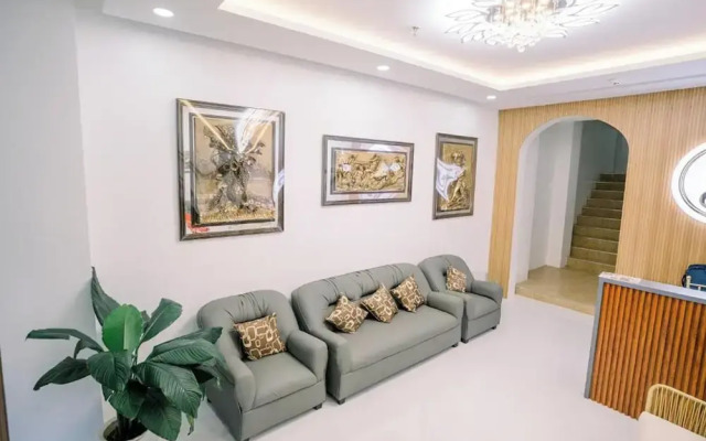 Spotlight Hotel near Hundred Islands wharf