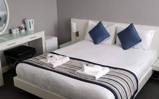 Riviera Hotel