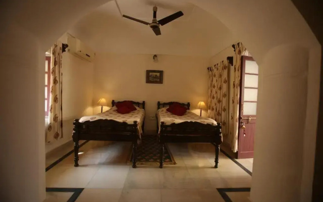 Roop Niwas Kothi, Near Mandawa