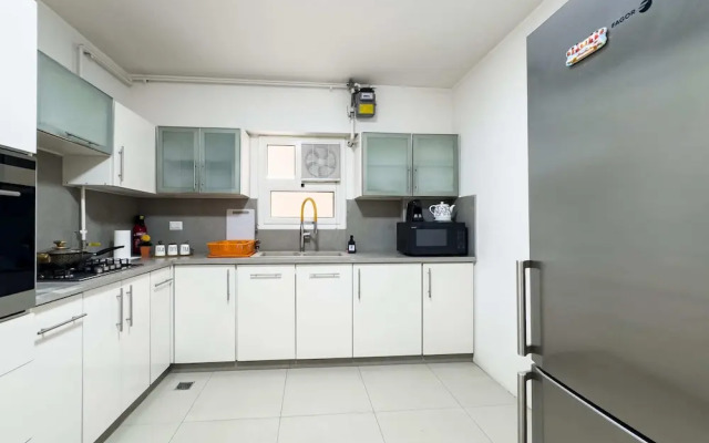 The Classic Contemporary Apartment, 2bdr