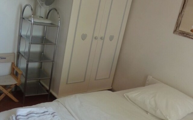 House With 5 Bedrooms in Pernes-les-fontaines, With Private Pool, Furn