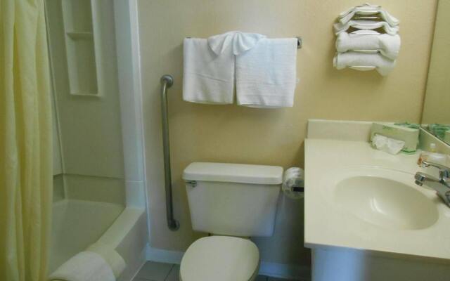 Tropical Seas Hotel