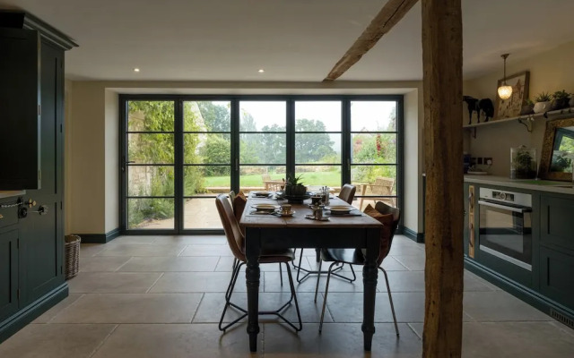 The Mill House Beautiful 4BD Family Home