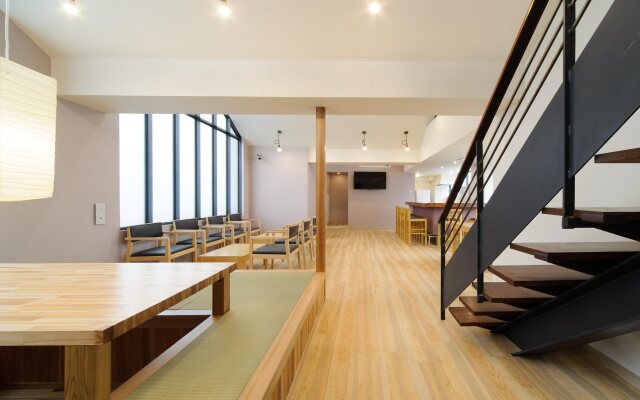 Oak Hostel Cabin