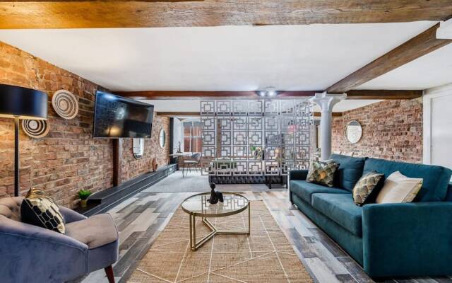 Host Apartments Mathew St Studio