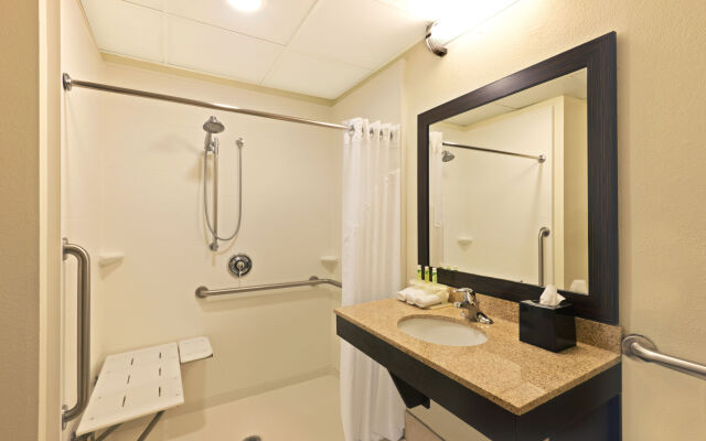 Holiday Inn Express Hotel & Suites Colby by IHG