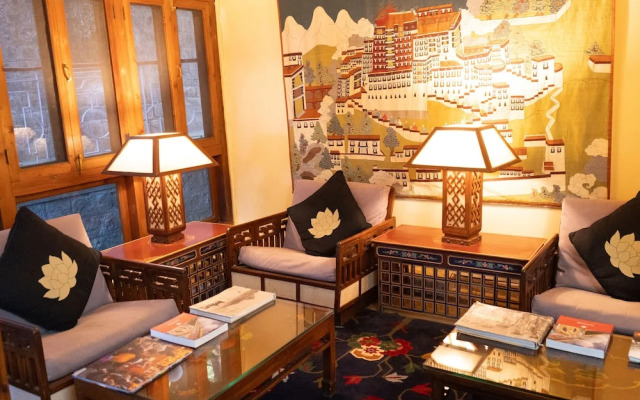 Chonor House