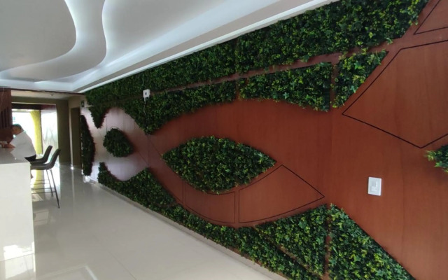 Menesse mitdtown2 , AVE 25TH