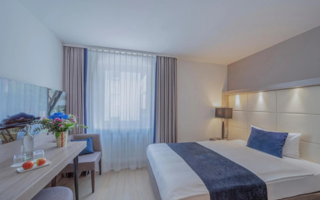The Alex Hotel