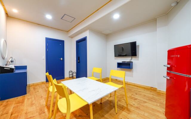 Busan Suyeong Oops Hotel