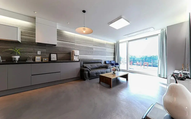 Iho 1820 Cafe & Guesthouse - Hostel