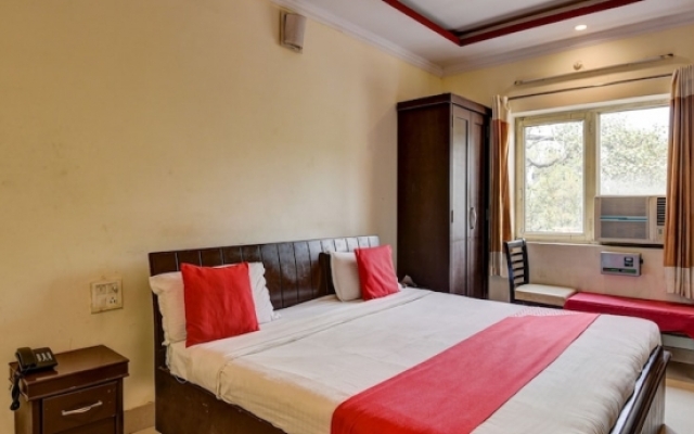 OYO 4073 Hotel Esskay