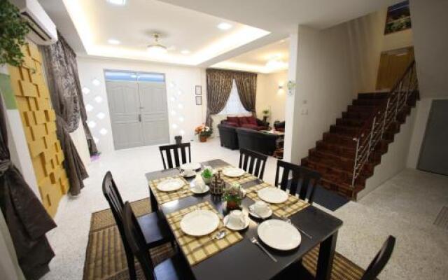 Come Inn Homestay 1379