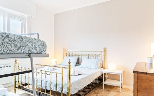 Chiavari Colorful Flat with Garage