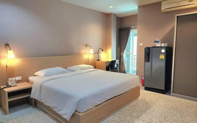 The Fifth Residence Hotel