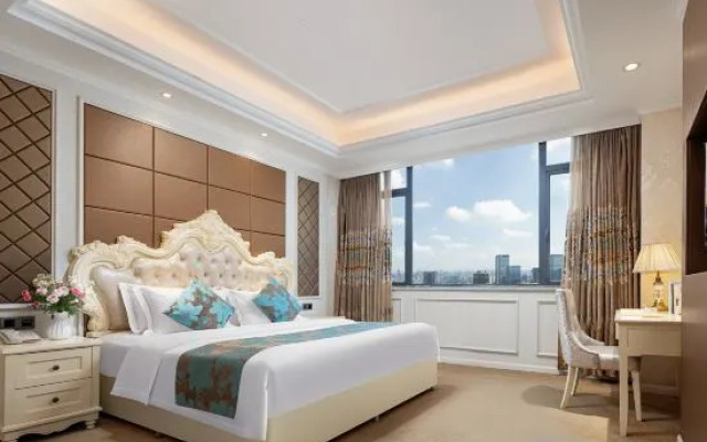Chengzhong Blue Sky Hotel