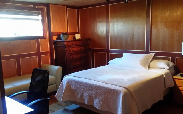 Eileen's Bed & Breakfast - Guest House