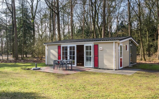 Cosy Chalet with Combi-Microwave, Next To a Nature Reserve