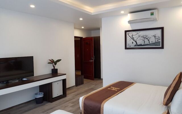 Helenhalong Hotel