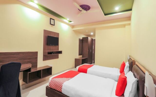 OYO 7583 Hotel Suraj Palace 1