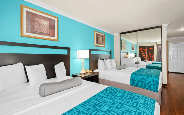 Howard Johnson by Wyndham Pasadena