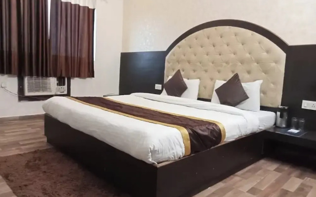 Click Collection Sparsh, Bareilly