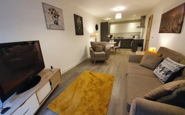 Stylish 2-bed Apartment in Manchester City Center