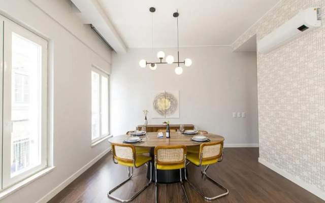 Elegant & Sophisticated Campo Ourique by GT House