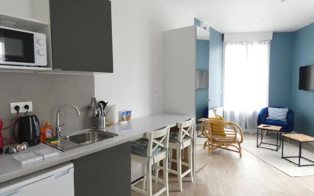 Superbe studio lumineux, jolie vue mer [LeDellec]