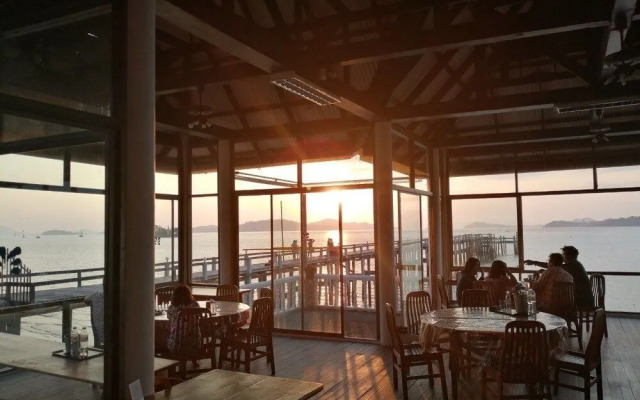 Jansom Beach Resort Ranong