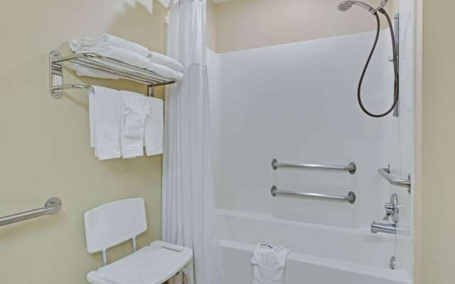 Microtel Inn by Wyndham Charlotte/University Place