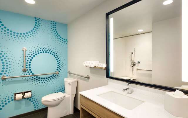 Tru by Hilton Lancaster East