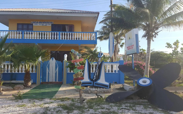 Sea Horizon Apartments (across from Mambo Beach)