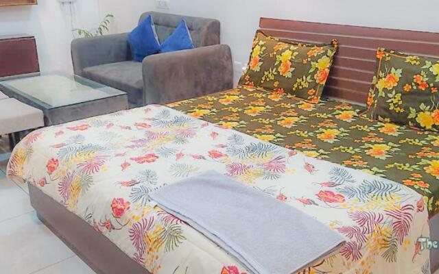 NE-1st time in Noida Stay In mall
