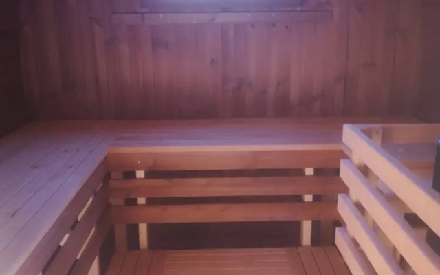 Apartment with access to pool and sauna