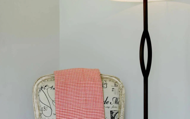 Room & Vespa Suite 2