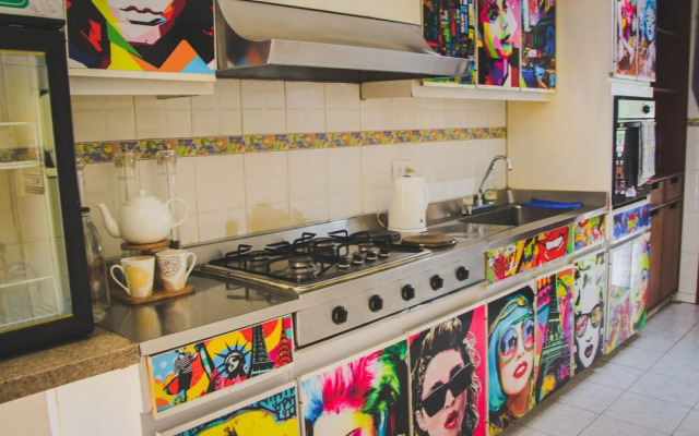 AK Hostel 82