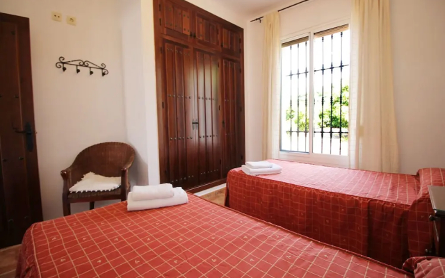 1097 Villa Jomada