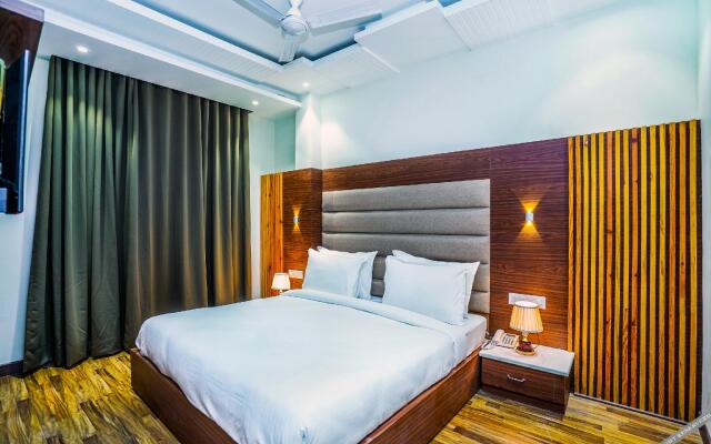 Hotel Aura Grand by Levelup