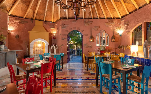 Dionysos Hotel