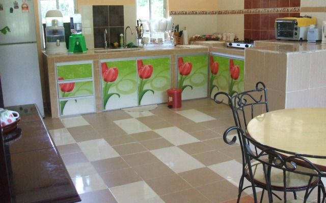 Kapal Terbang Guest House