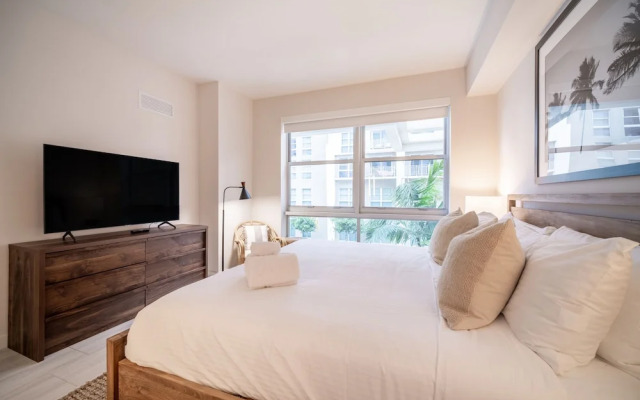 Tucker at Palmer Dadeland Miami