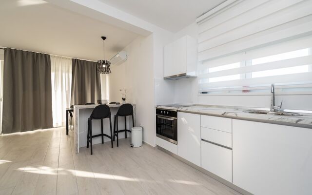 Apartments & Rooms Pool Villas Maris B