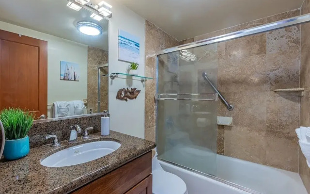 Royal Mauian 310 2 Bedroom Condo