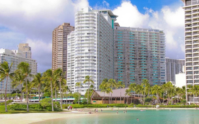 Ilikai 427 - Studio Condo