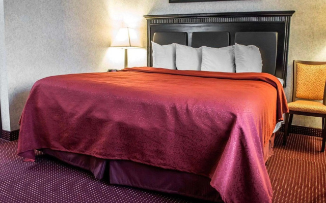 Quality Inn & Suites Gibsonia - Pittsburgh North