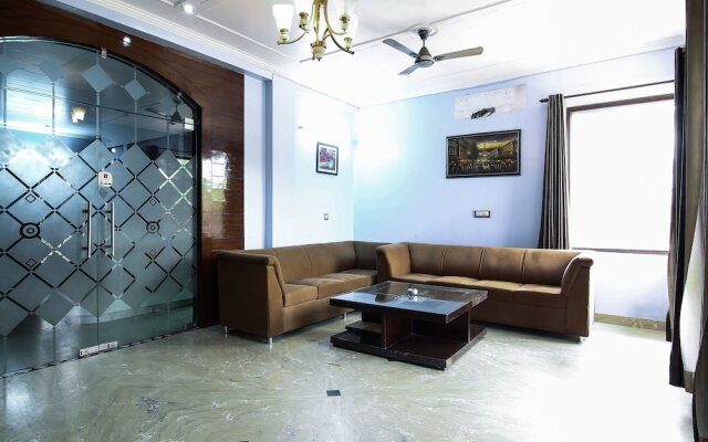 OYO 15184 Dev Palace