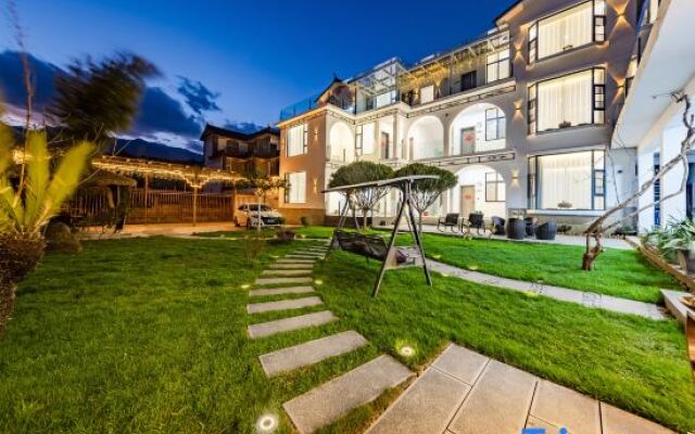 Yishan Banye Homestay (Longqi Wharf Branch)